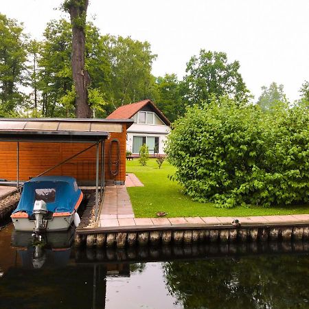 Ferienhaus Direkt An Der Spree Mit Whirlpool Und Sauna Berlin Luaran gambar