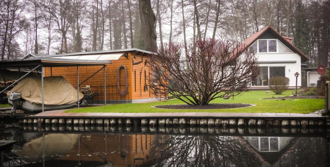 Ferienhaus Direkt An Der Spree Mit Whirlpool Und Sauna Berlin Luaran gambar